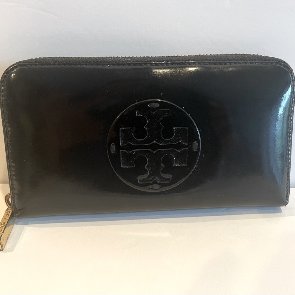 EUC Tory Burch Wallet